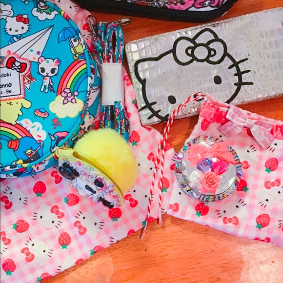 Tokidoki/Sanrio Bundle - Picture 2 of 4